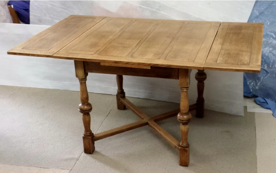 Oak draw leaf table stripped